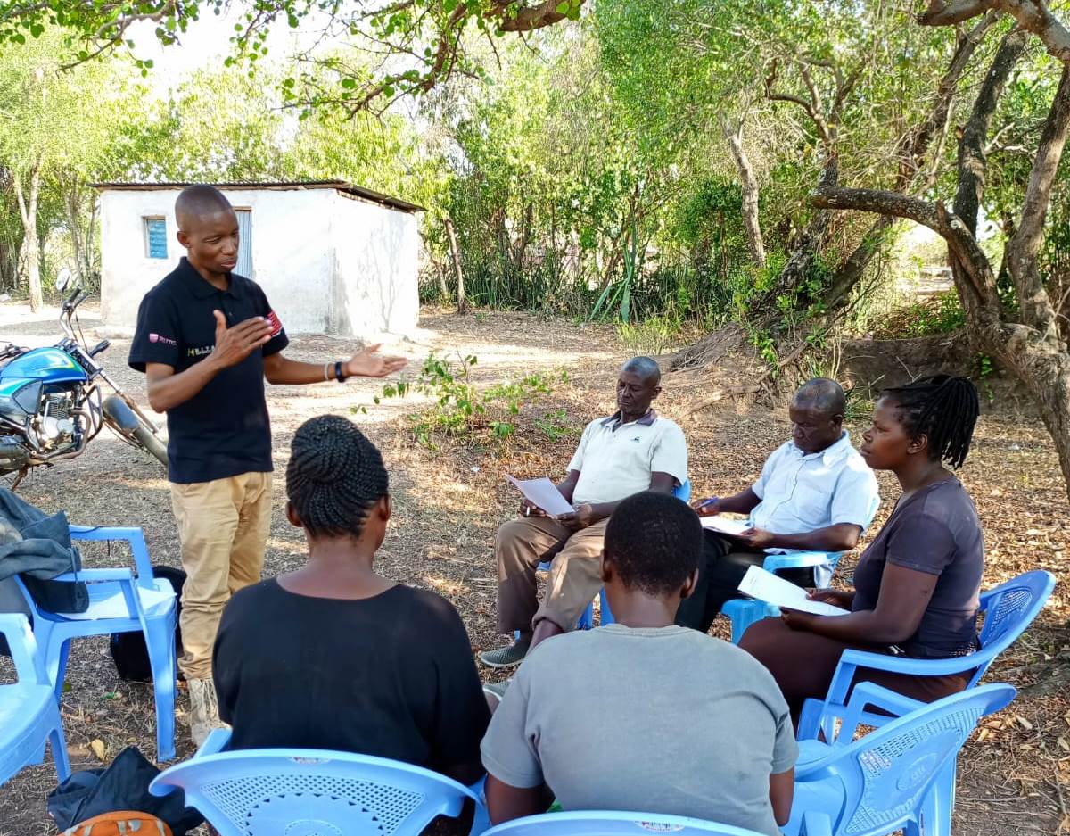 YOUTH MEETING PHOTO OUTREACH